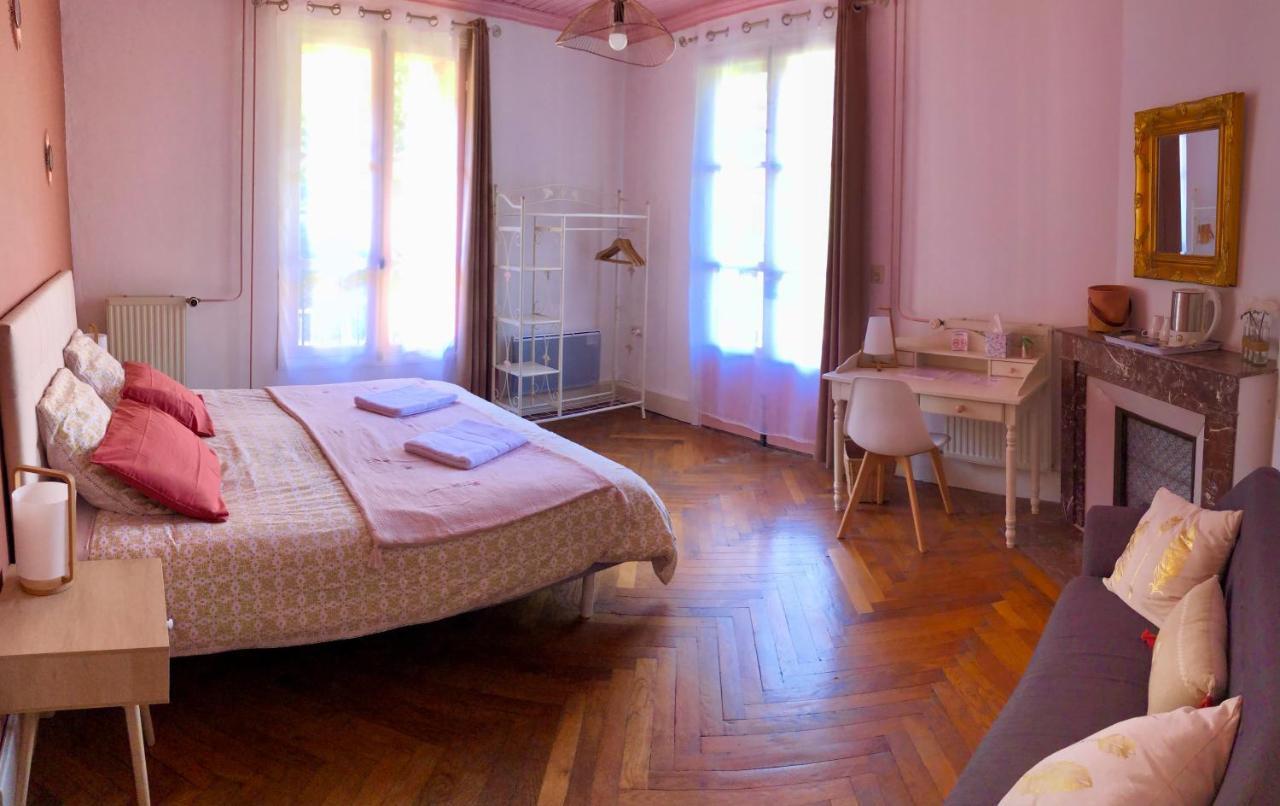 A L'Ombre Du Fort Fuilla Bagian luar foto